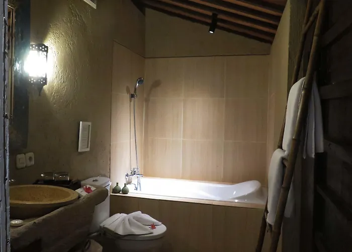 Hotel Kampung Cenik Kuta (Bali)