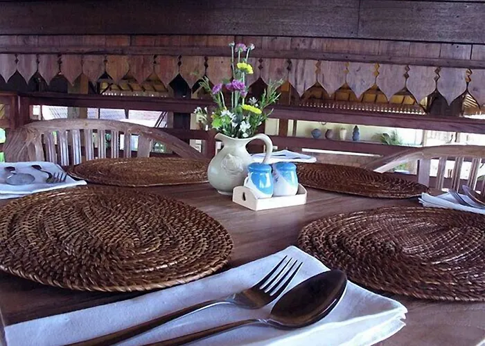 Hotel Kampung Cenik