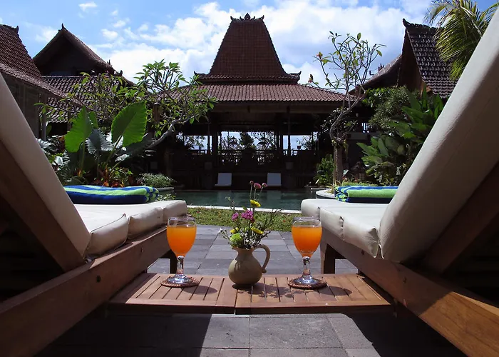 Hotel Kampung Cenik 2*